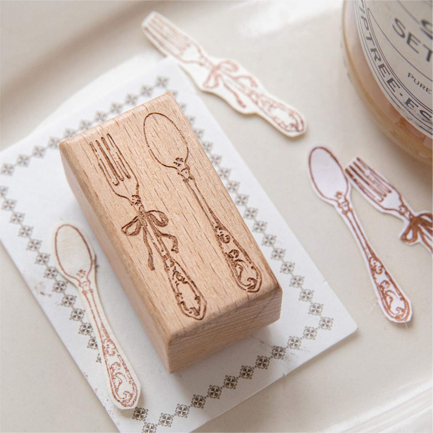 Timbro in legno con design a c - Candle Supply recensione e prezzo